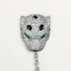 Accesorios Panthere De Cartier de elegancia masculina – Joya de bolsillo Panthere De Cartier de diamantes y oro – Cartier
