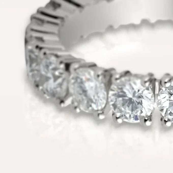 Alianza Cartier Destinee, 4,1 mm de ancho, pavé