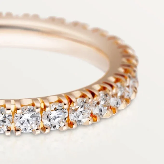 Alianza Etincelle de Cartier, 2,6 mm de ancho, pavé