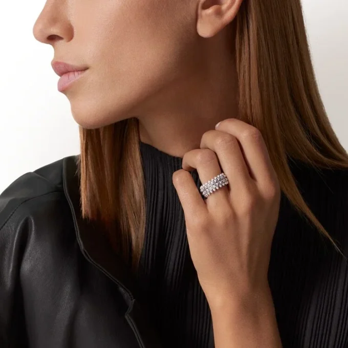 Anillo Clash de Cartier, doble fila
