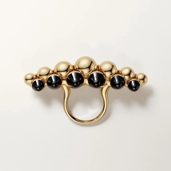 Anillo Clash de Cartier, modelo extragrande, ónix