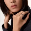 Anillo Clash de Cartier, modelo mediano – Oro blanco – Cartier
