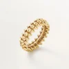 Anillo Clash De Cartier, modelo pequeño