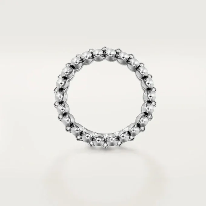 Anillo Clash de Cartier, modelo pequeño, pavé