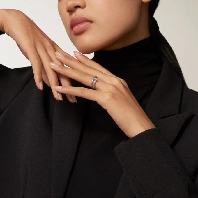 Anillo Juste Un Clou, modelo pequeño, diamantes