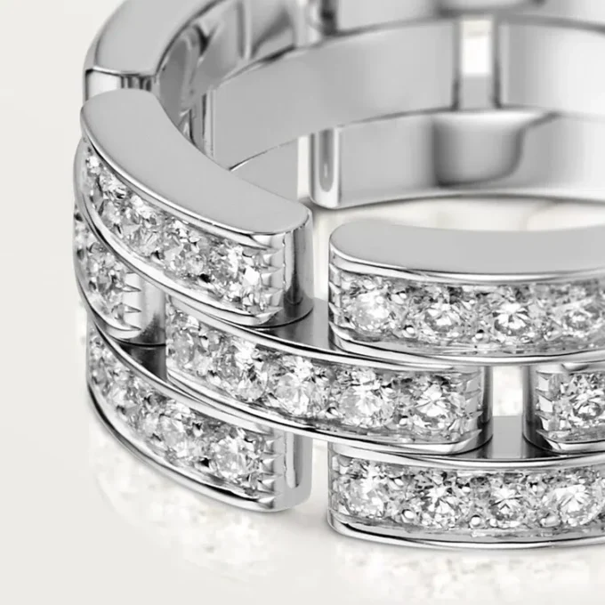 Anillo Maillon Panthere, 3 filas con medio pavé de diamantes – Oro blanco, diamantes – Cartier