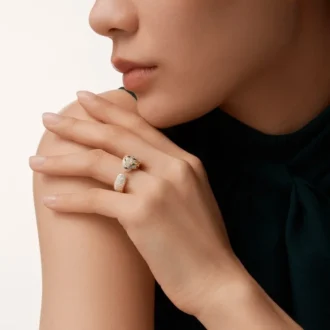 Anillo Panthere de Cartier, modelo mediano, pavé