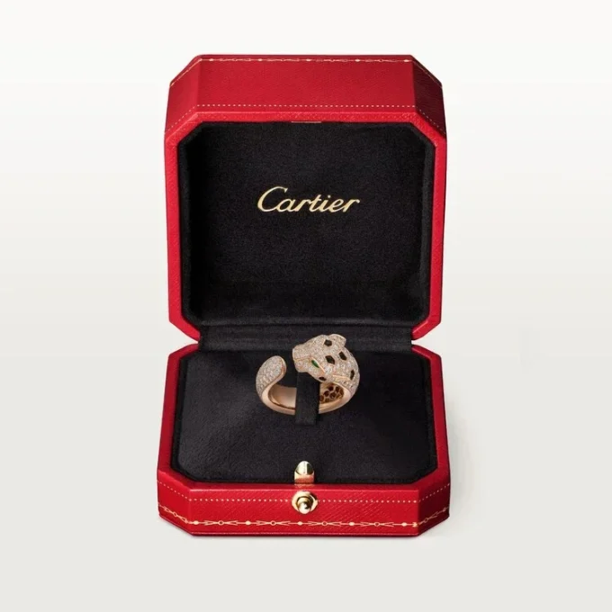 Anillo Panthere de Cartier, modelo mediano, pavé