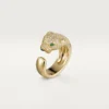 Anillo Panthere de Cartier – Oro amarillo, diamantes, esmeraldas, ónix – Cartier