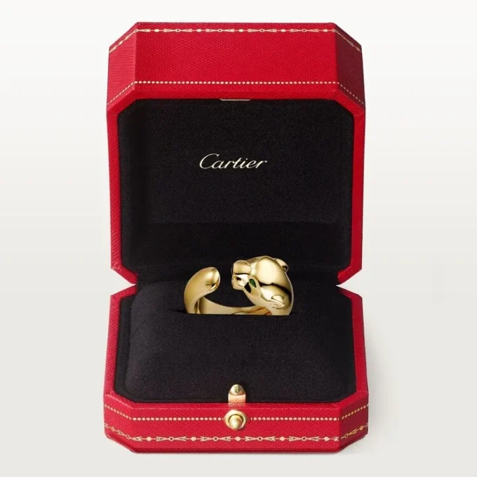 Anillo Panthere de Cartier – Oro amarillo, ónix, granate tsavorita – Cartier