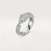 Anillo Panthere de Cartier – Oro blanco, esmeraldas, ónix, diamantes – Cartier