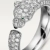Anillo Panthere de Cartier – Oro blanco, esmeraldas, ónix, diamantes – Cartier