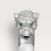 Anillo Panthere de Cartier – Oro blanco, esmeraldas, ónix, diamantes – Cartier