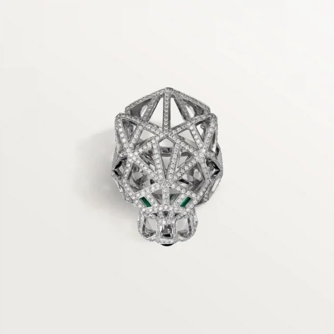 Anillo Panthere de Cartier – Oro blanco, esmeraldas, ónix, diamantes – Cartier