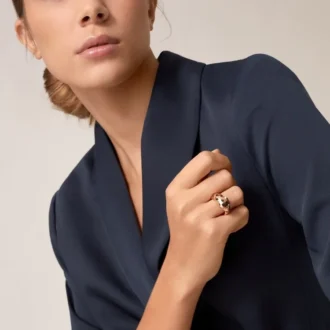 Anillo Panthere de Cartier – Oro rosa, granates tsavorita, ónix – Cartier