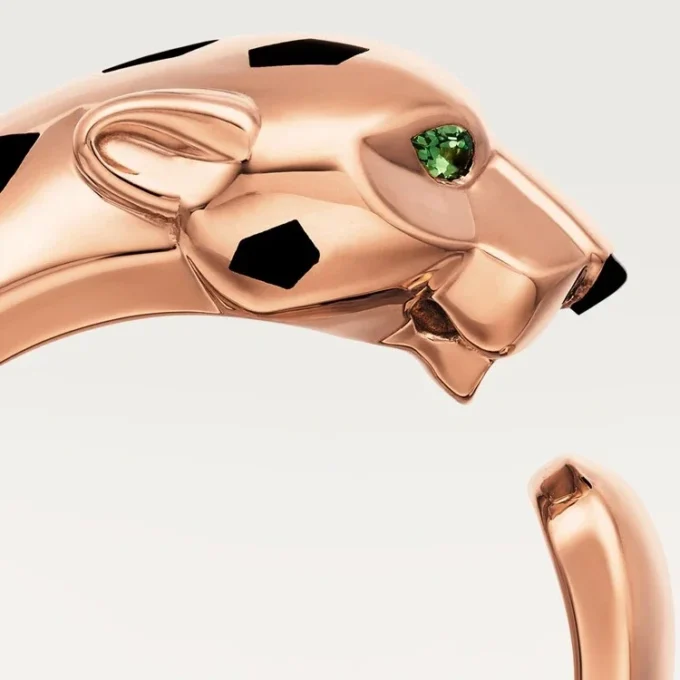 Anillo Panthere de Cartier – Oro rosa, granates tsavorita, ónix – Cartier