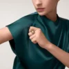 Anillo Panthere de Cartier – Tsavorita y oro amarillo | Cartier EE. UU.