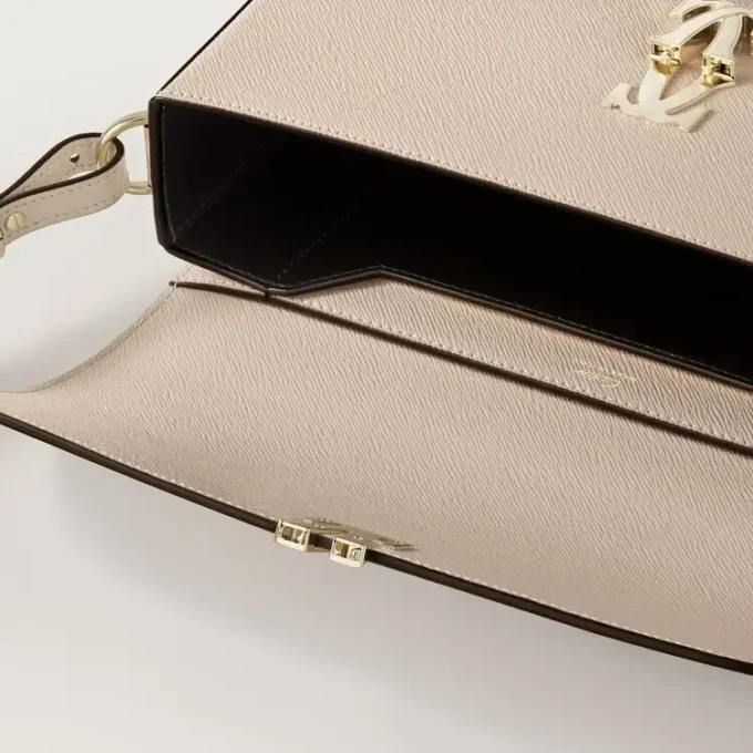Bolso East-West, C de Cartier