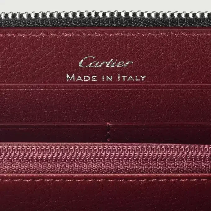 Cartera internacional con cremallera, Must de Cartier – Piel de becerro negra, acabado en paladio – Cartier