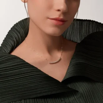 Colgante Clash de Cartier, modelo pequeño, pavé