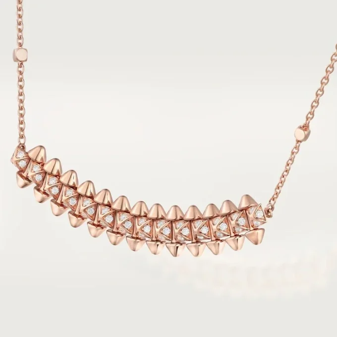 Colgante Clash de Cartier, modelo pequeño, pavé