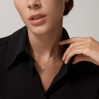 Colgante «Corazones y símbolos» – Oro rosa, diamantes – Cartier