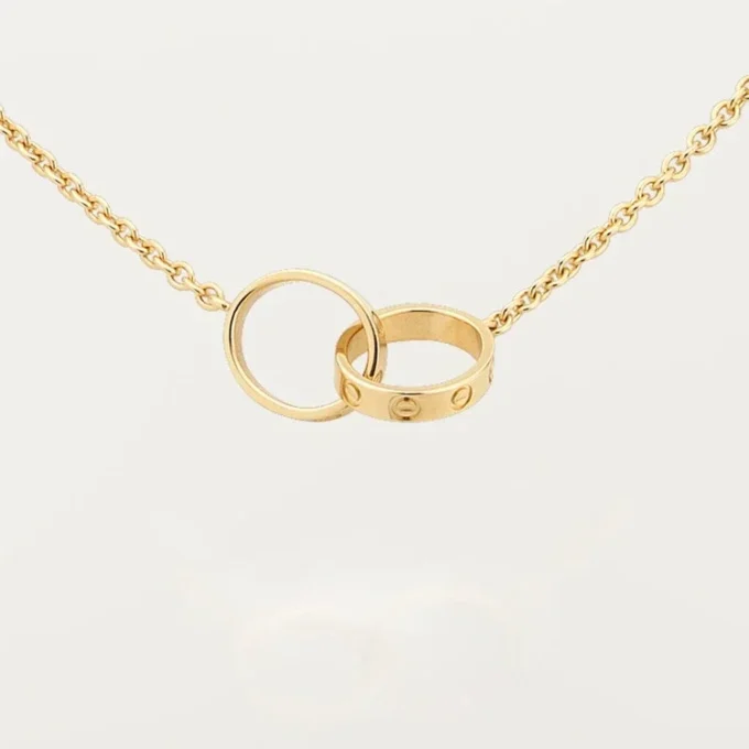 Collar con colgante y cadena Love en oro amarillo | Cartier EE. UU.