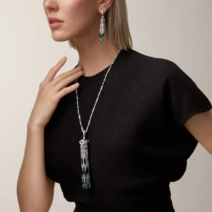 Collar largo Panthere de Cartier, esmeralda, multiuso, modelo grande, pavé