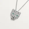 Collar Panthere de Cartier – Oro blanco, esmeraldas, diamantes, ónix – Cartier