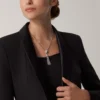 Collar Panthere De Cartier – Oro blanco, laca negra, esmeraldas, ónix, diamantes – Cartier