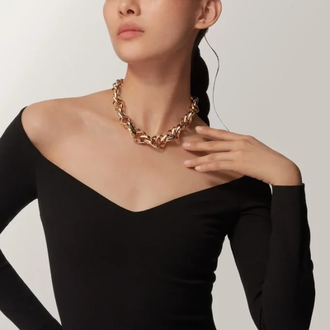 Collar Trinity, forma cojín, modelo extragrande