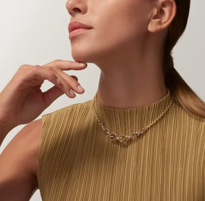 Collar Trinity, forma cojín, modelo mediano