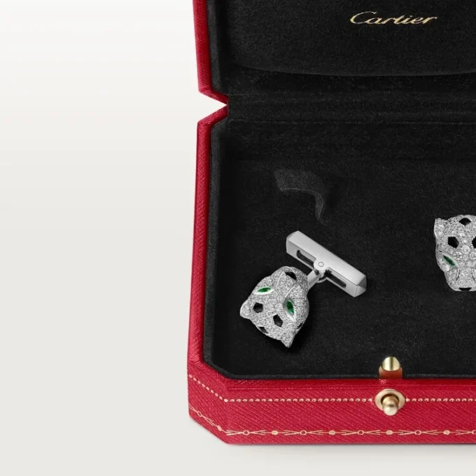Gemelos Panthere De Cartier – Oro blanco rodiado, diamantes, esmeraldas, ónix – Cartier