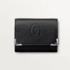 Monedero cuadrado, Must De Cartier – Piel de becerro negra, acabado en acero inoxidable – Cartier
