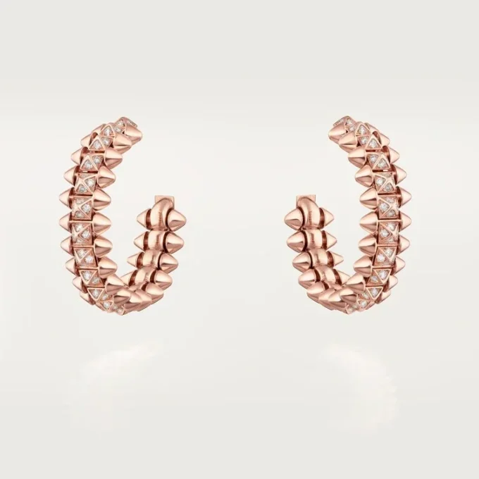 Pendientes de aro Clash de Cartier, modelo pequeño, con pavé