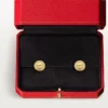 Pendientes de botón Love en oro amarillo | Cartier EE. UU.