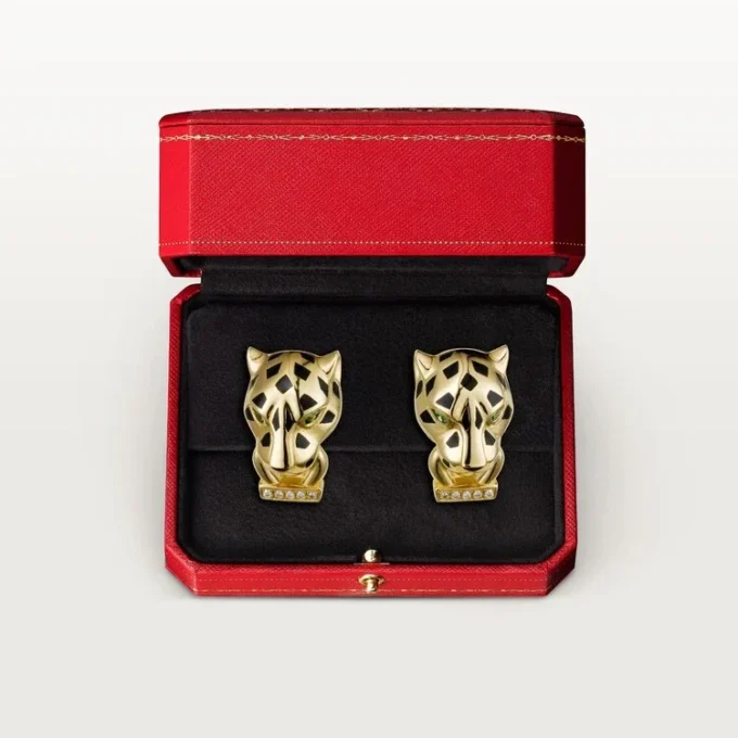 Pendientes Panthere de Cartier – Oro amarillo, laca, diamantes, granates tsavorita, ónix – Cartier