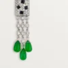 Pendientes Panthere de Cartier – Oro blanco, esmeraldas, ónix, diamantes – Cartier