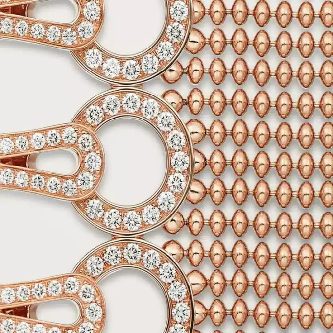 Pulsera Agrafe, modelo mediano, con medio pavé