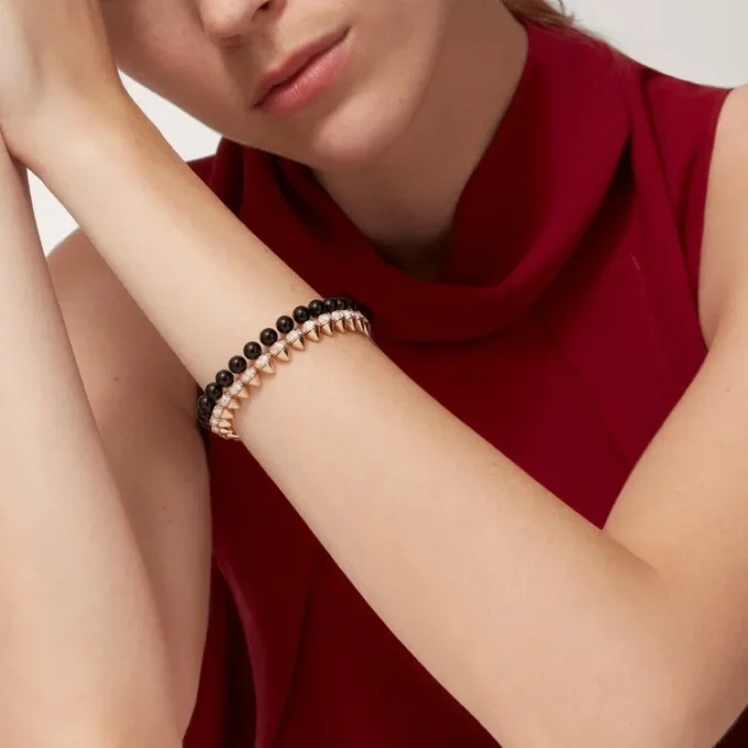 Pulsera Clash de Cartier, flexible, ónix, modelo extragrande, diamantes