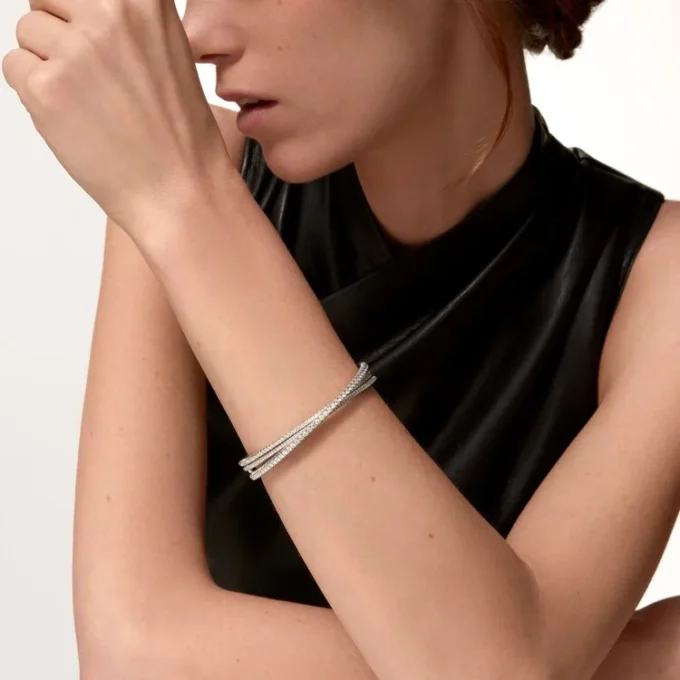 Pulsera Etincelle de Cartier, con medio pavé