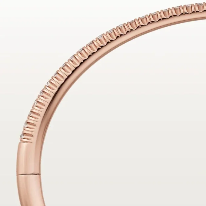 Pulsera Etincelle de Cartier, con medio pavé