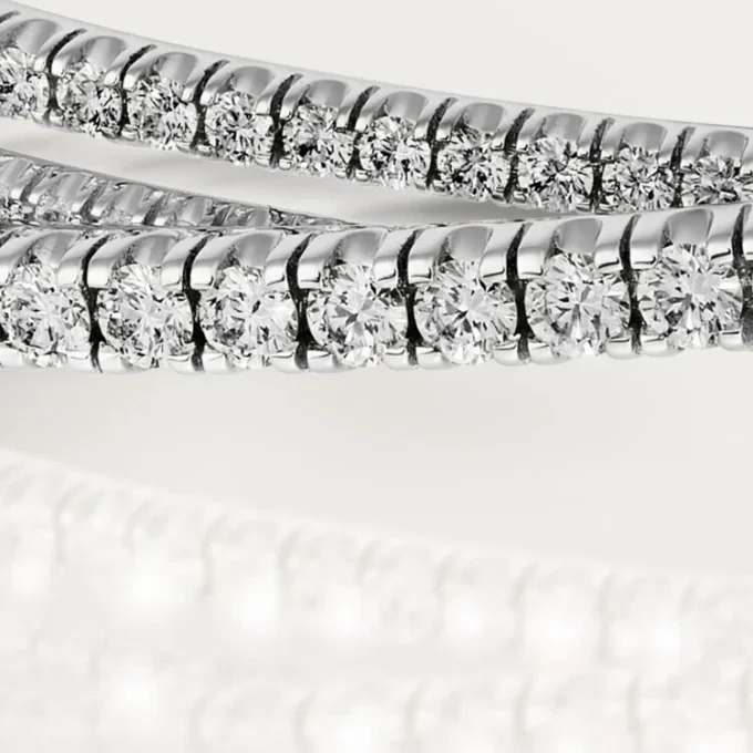 Pulsera Etincelle de Cartier, con medio pavé