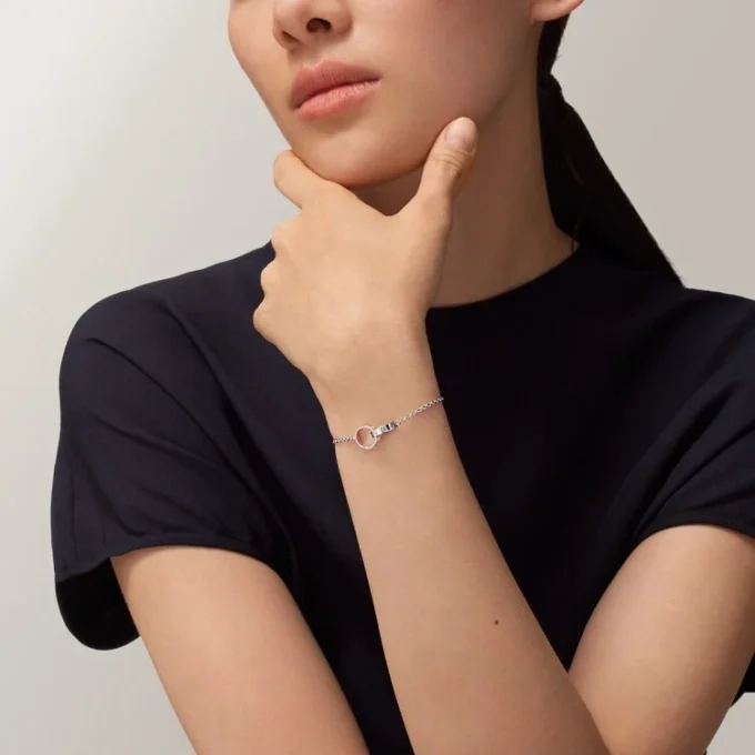 Pulsera Love, con cadena