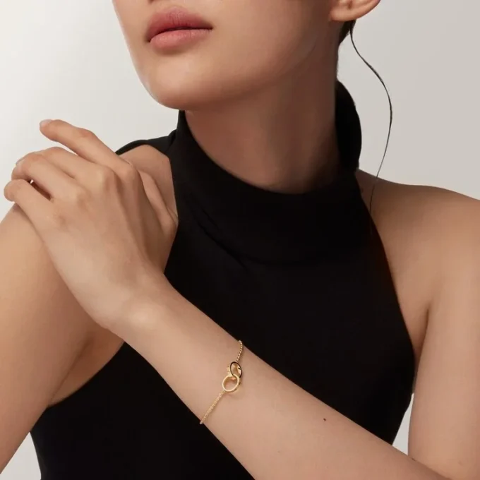 Pulsera Love, con cadena