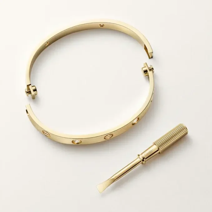 Pulsera Love, modelo clásico, 4 diamantes