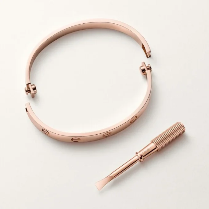 Pulsera Love, modelo clásico