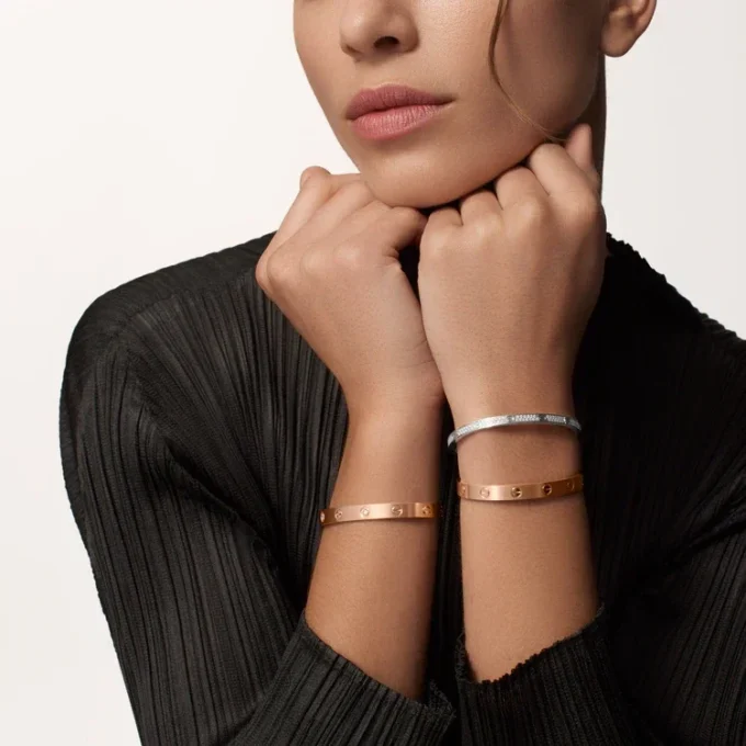 Pulsera Love, modelo clásico, cepillada
