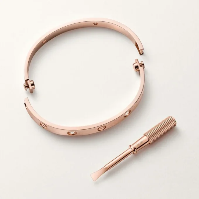 Pulsera Love, modelo clásico, cepillada, 4 diamantes