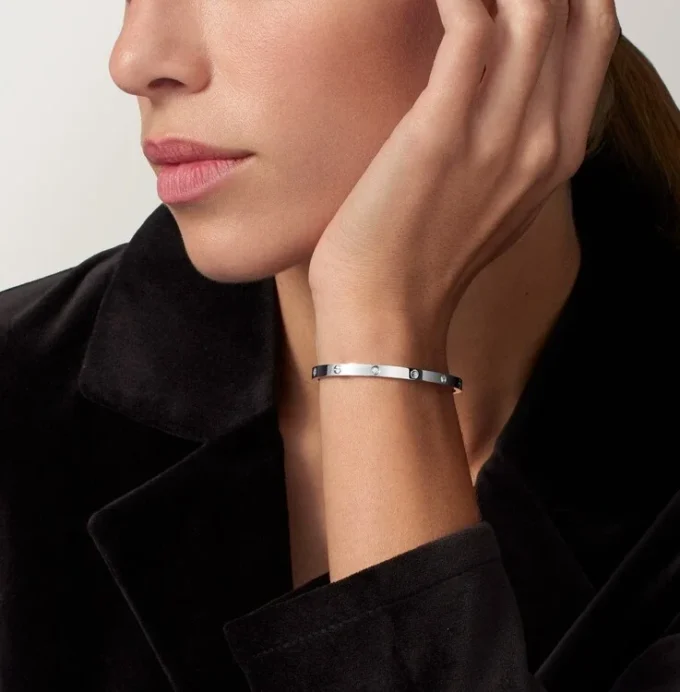 Pulsera Love, modelo pequeño, 6 diamantes